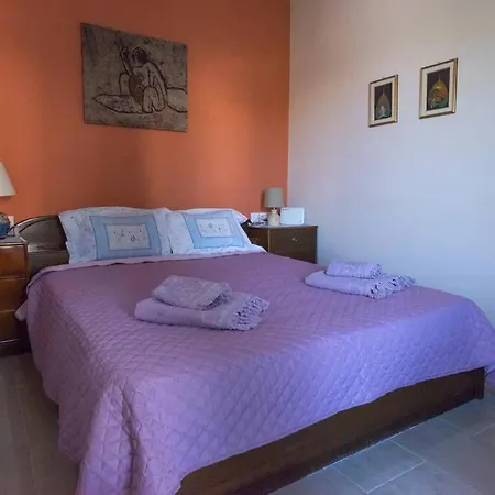 Savvas House Apartament *
